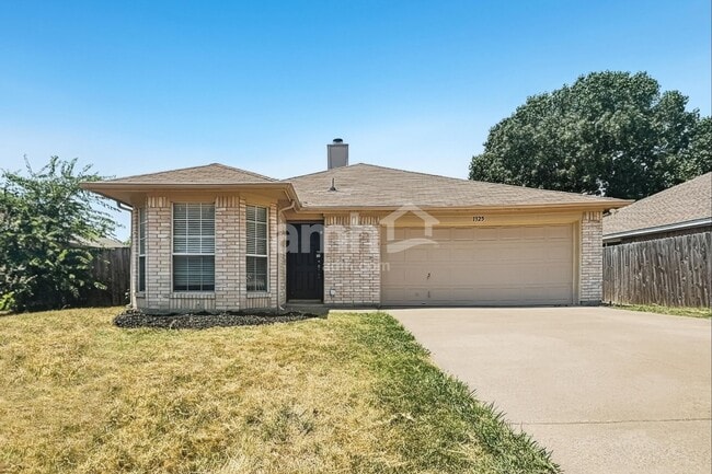 Building Photo - 1325 Misty Dr