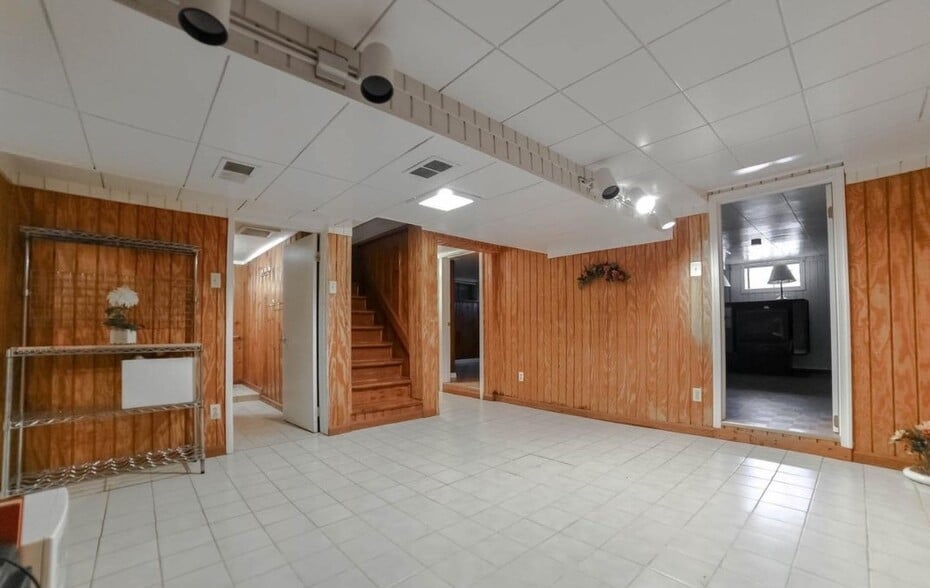 Building Photo - 6021 Fairview Pl