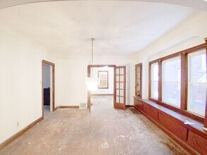 Building Photo - 3 BED, 1 BATH BEAUTIFUL SINGLE-FAMILY HOME IN CLEVELAND!