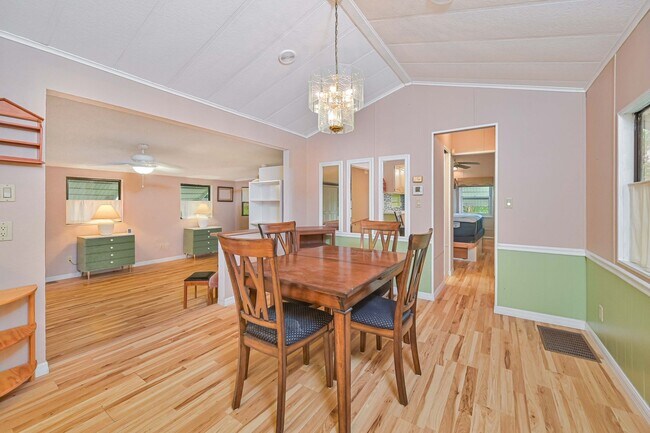 Building Photo - NOW AVAILABLE - 1/1 Manufactured Home in Estero!