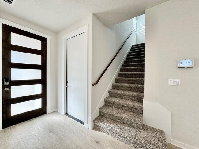 Building Photo - 404 Tinto St
