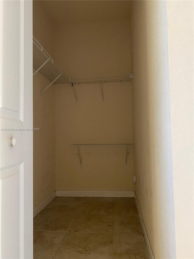 Building Photo - 9409 SW 171st Pl