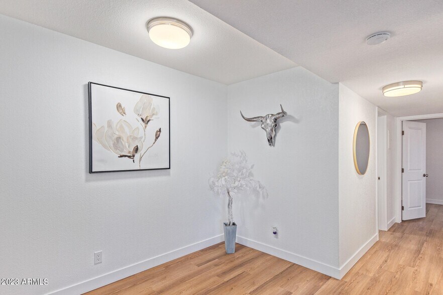 Building Photo - 2409 W Hazelwood St