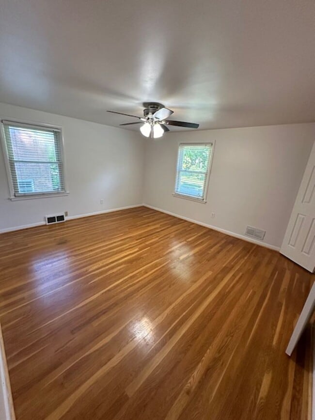 Building Photo - COMING SOON! 31807 W. Chicago, Livonia MI ...