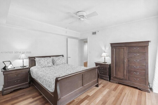 Building Photo - 1532 Drexel Ave