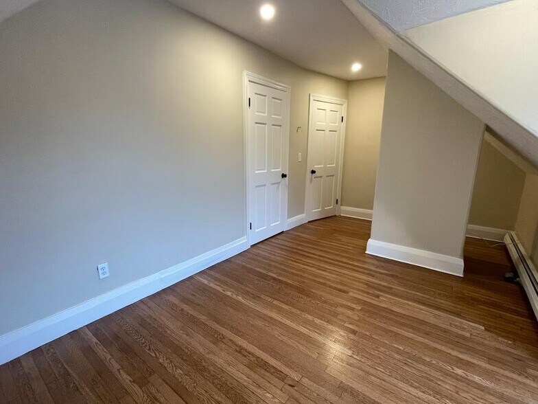 Building Photo - 628 Washington St