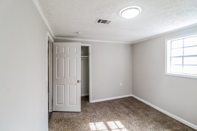 Building Photo - 1107 Jackson Ln