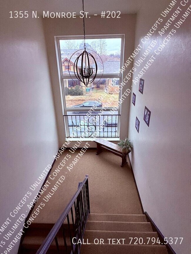 Building Photo - 1355 Monroe St