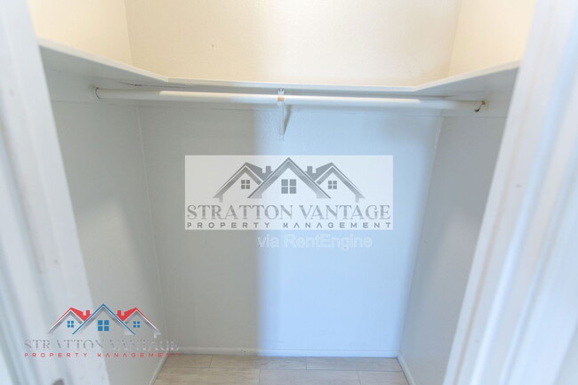 Building Photo - 11033 N Geronimo Dr