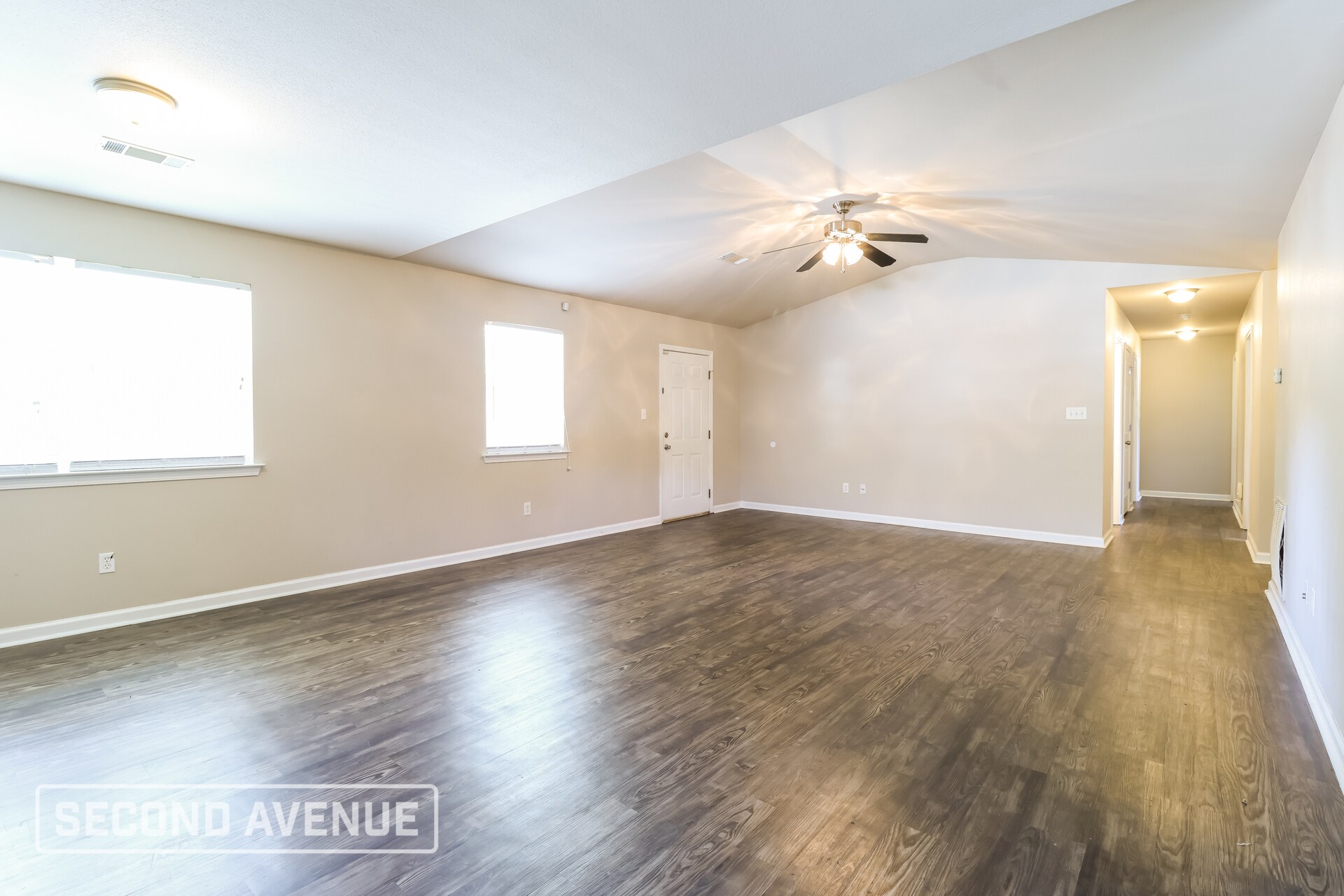Building Photo - 209 Spring Branch Dr
