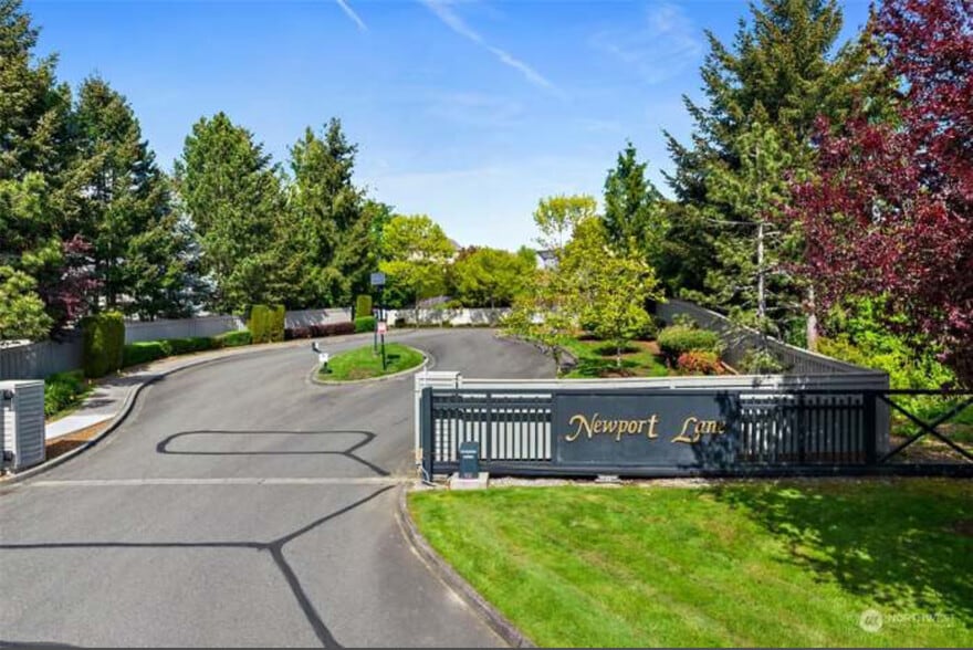 Building Photo - 4802 Nassau Ave NE