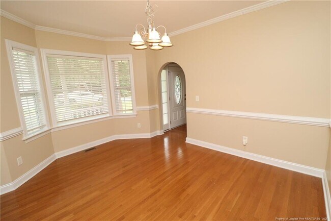 Building Photo - 36 W Trafalgar Ct