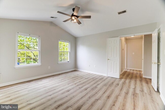 Building Photo - 13868 Racine Ct