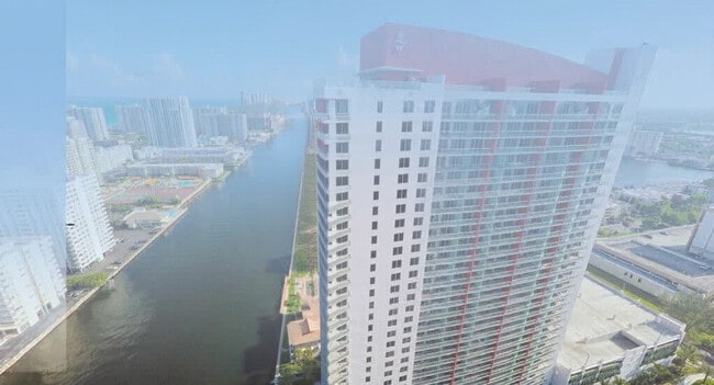 Building Photo - 2602 E Hallandale Beach Blvd