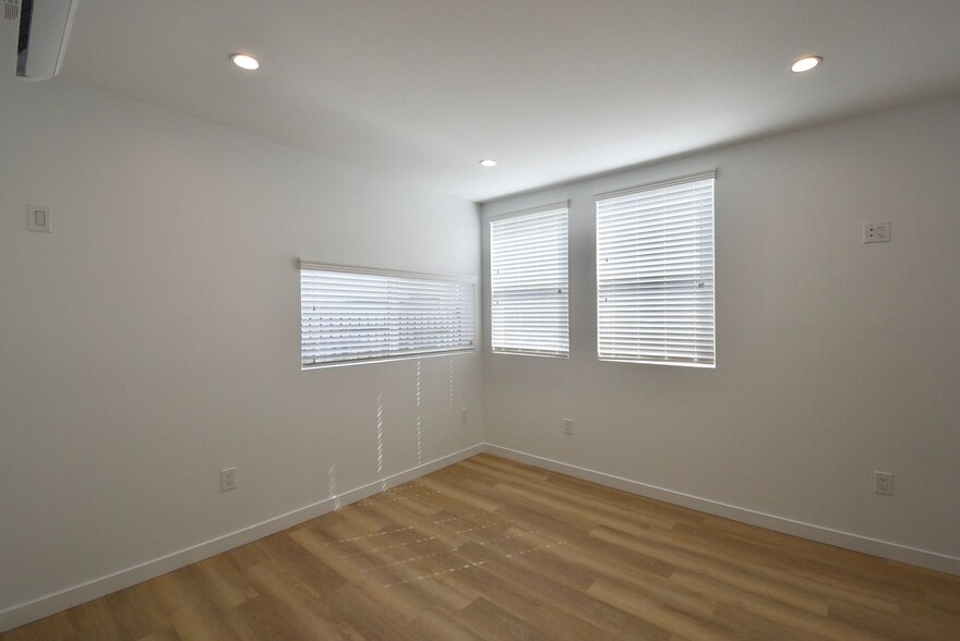 Building Photo - 2683 34th St