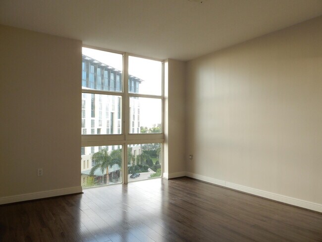 Building Photo - 550 Okeechobee Blvd