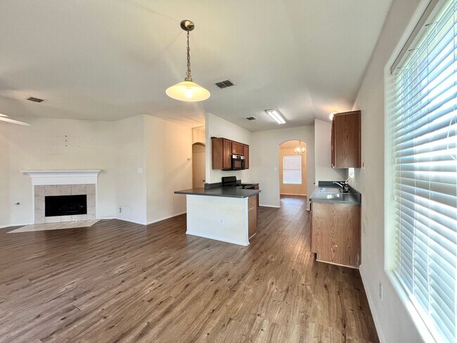 Building Photo - Cozy Home in Remington Point Neighborhood