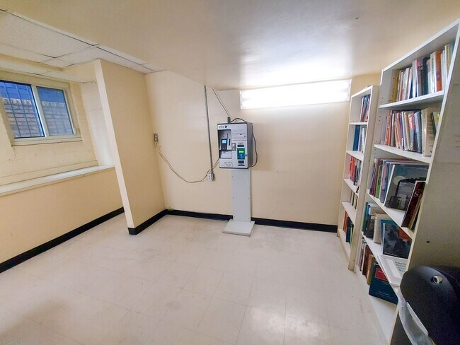 Building Photo - Furnished Studio Apt. in Dupont Circle. All Utilities Included...Available March 1s!