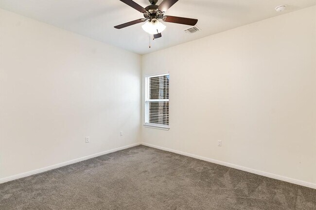 Building Photo - 8501 Looksee Ln