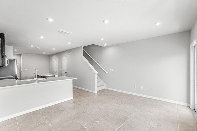 Building Photo - 106 Savannah Lks Blvd