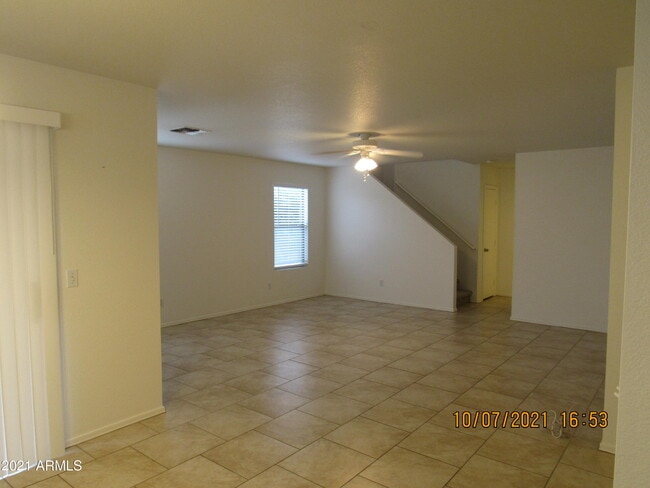 Building Photo - 2311 E Hazeltine Way
