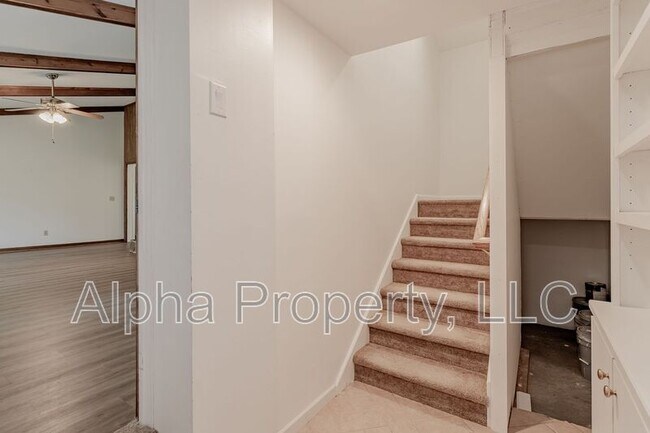 Building Photo - 106 Steeplechase Ct