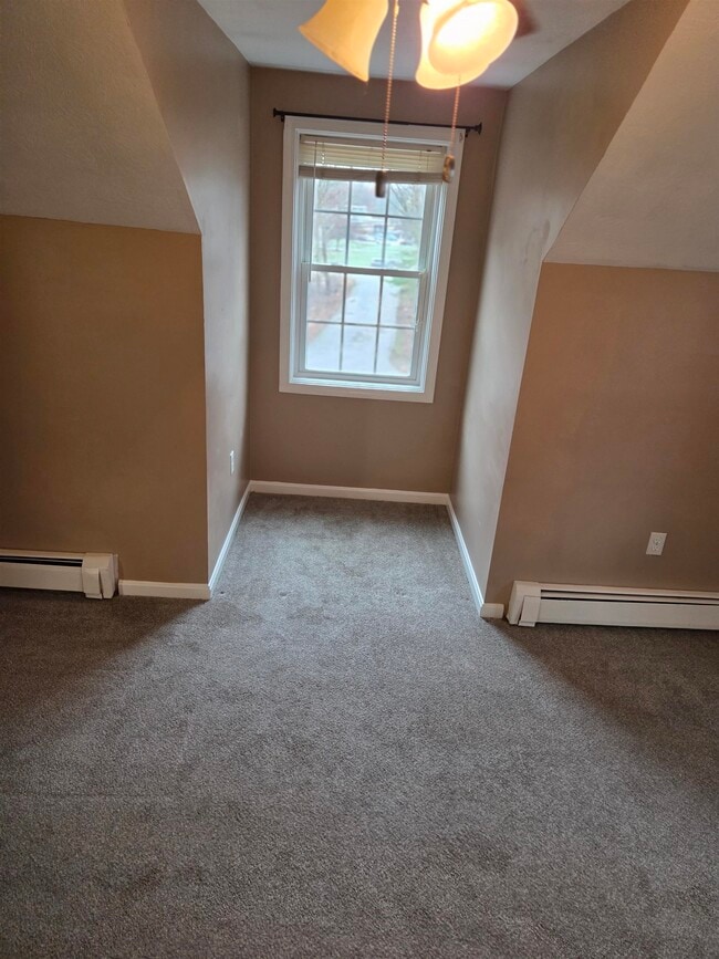 Building Photo - 16 River Rd