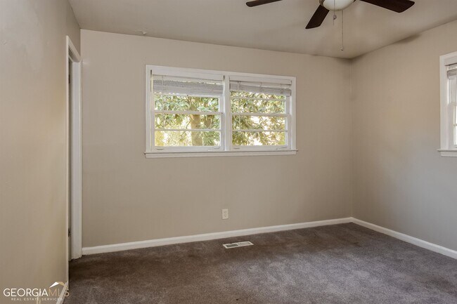 Building Photo - 4855 Campbellton Rd SW