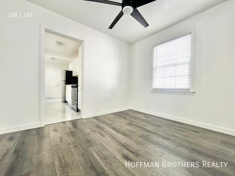 Building Photo - 1835 S Beverly Glen Blvd