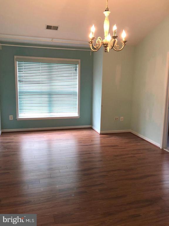 Building Photo - 8077 Sebon Dr