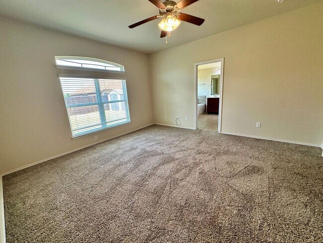 Building Photo - 9917 Desperado Dr