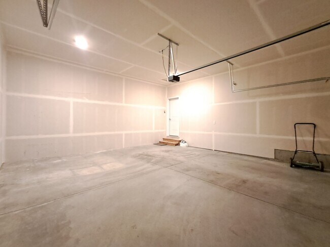 Building Photo - 5428 E Bridgeport Ct