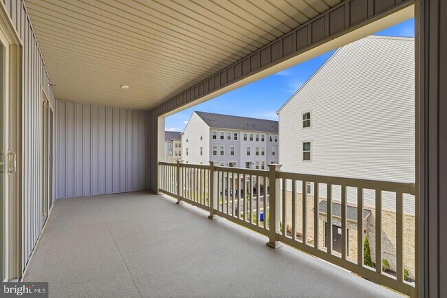 Building Photo - 24274 Thurso Sq