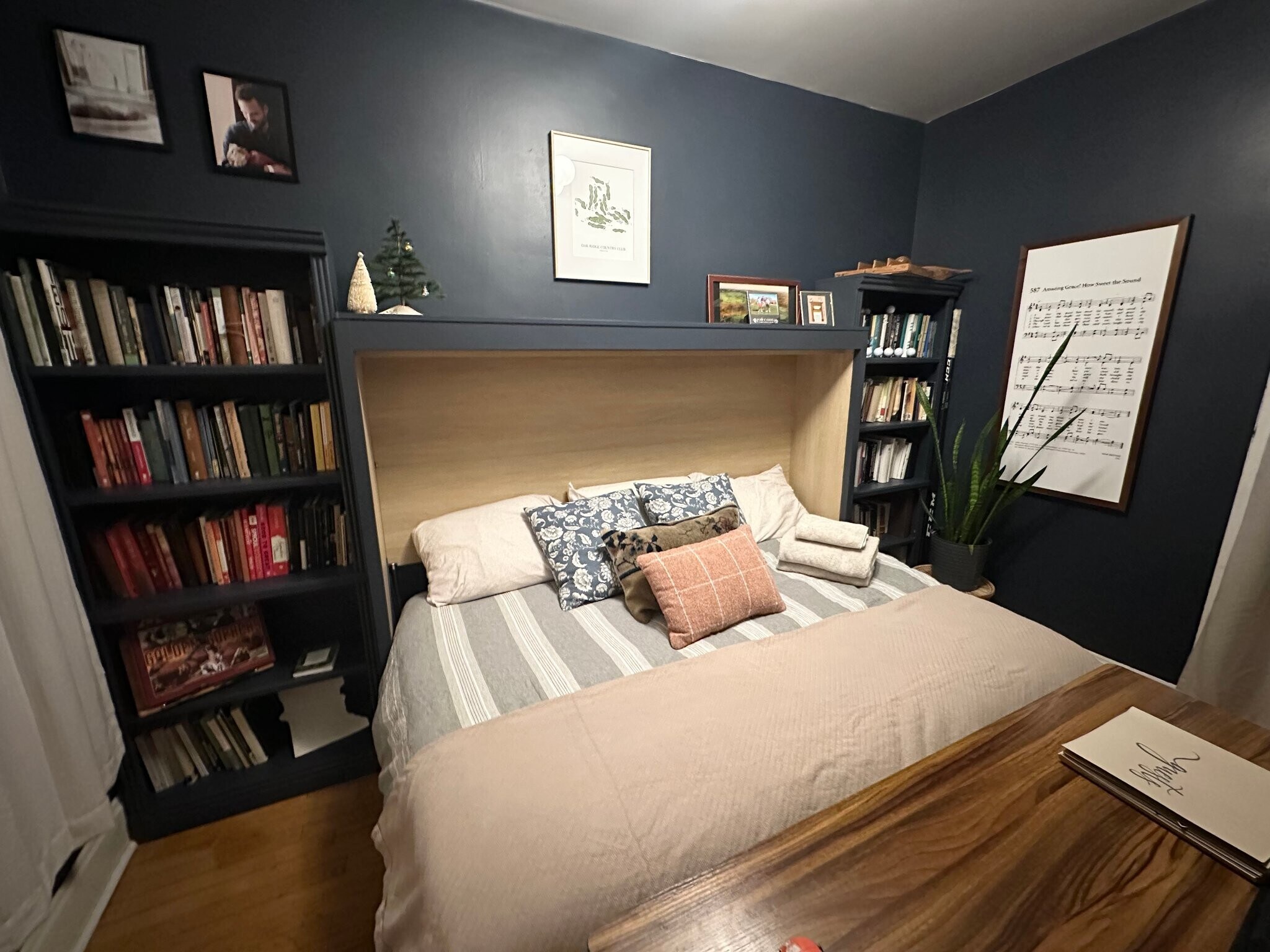 Building Photo - 2333 S Hoyne Ave