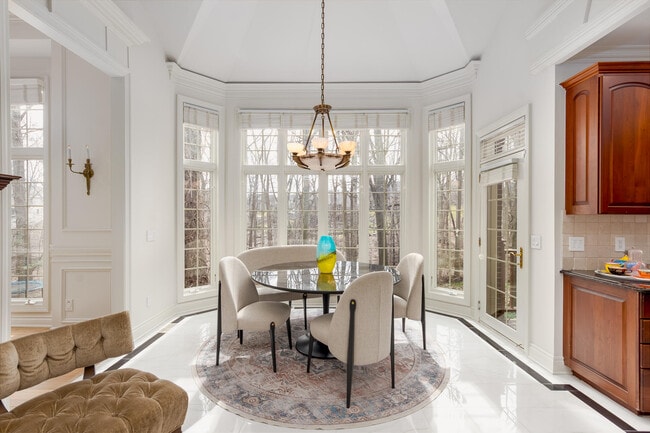 Building Photo - 16646 Brooklane Blvd