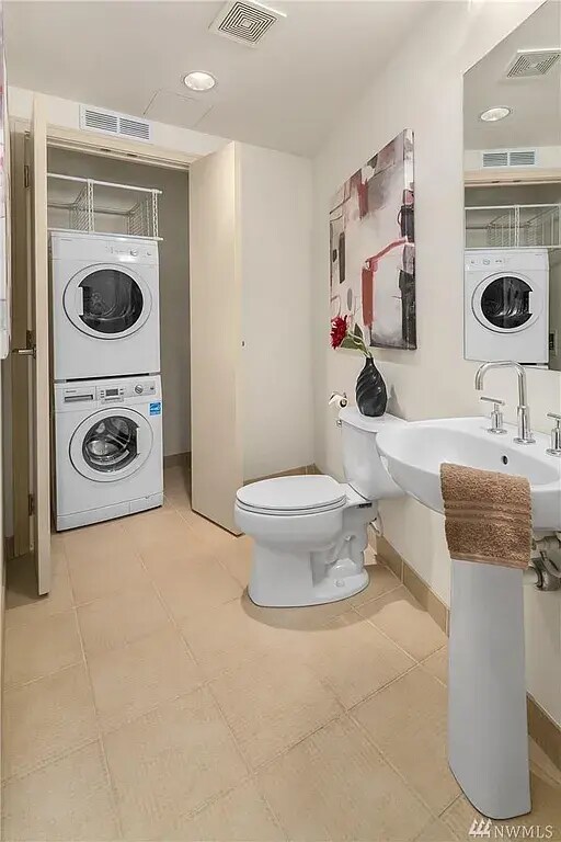 Building Photo - 10610 NE 9th Pl