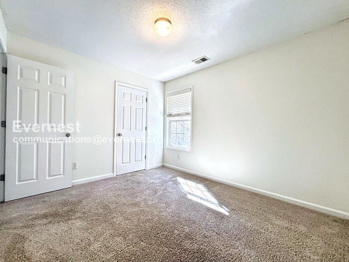 Building Photo - 5 Rosemont Ct