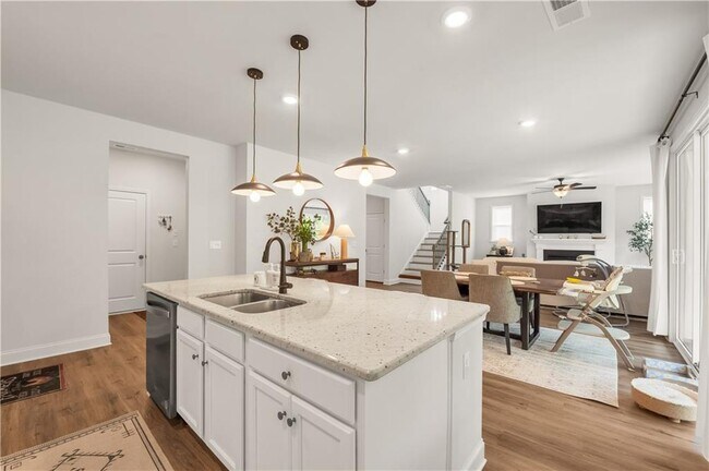 Building Photo - 3588 Creek Hollow