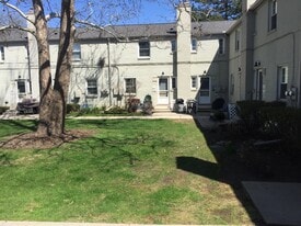 Building Photo - 1620 Graefield Rd