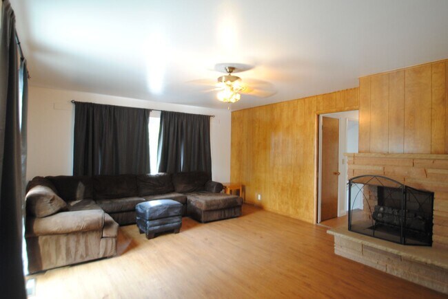 Building Photo - 810 N 600 E