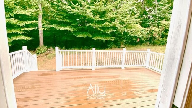 Building Photo - 2044 BethPage Ct