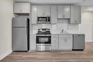 Building Photo - 28 E Water St