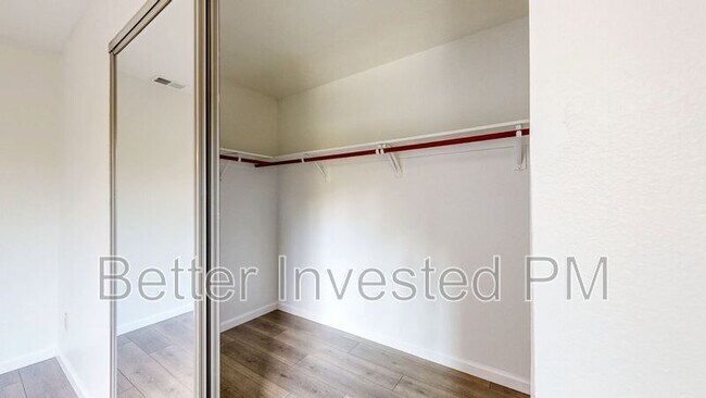 Building Photo - 1417 Gregory Ct