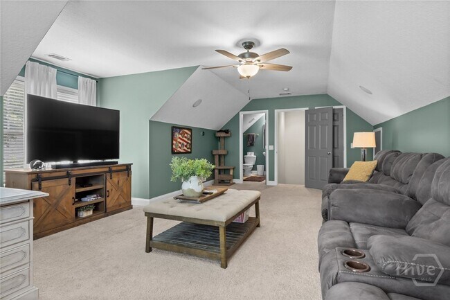 Building Photo - 747 Channing Dr