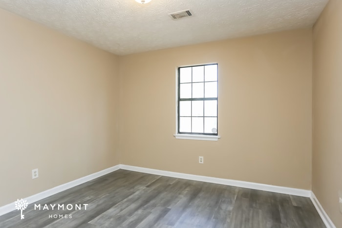 Building Photo - 575 Scarborough Rd