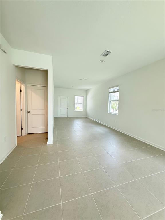 Building Photo - 2583 Skyline Lp