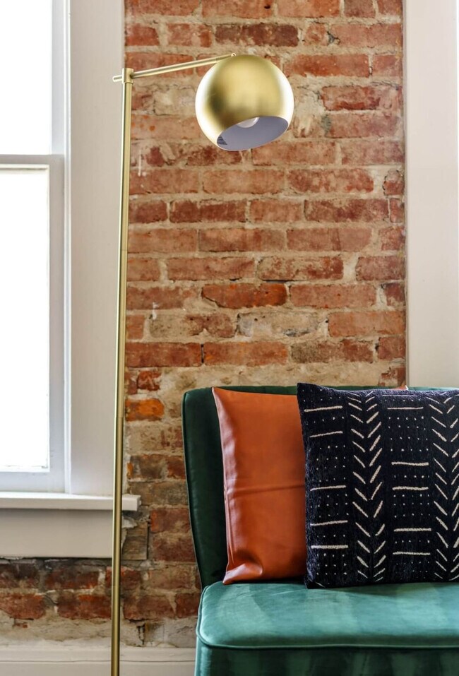 Building Photo - 575 1/2 City Park Avenue-SI ID1265608P