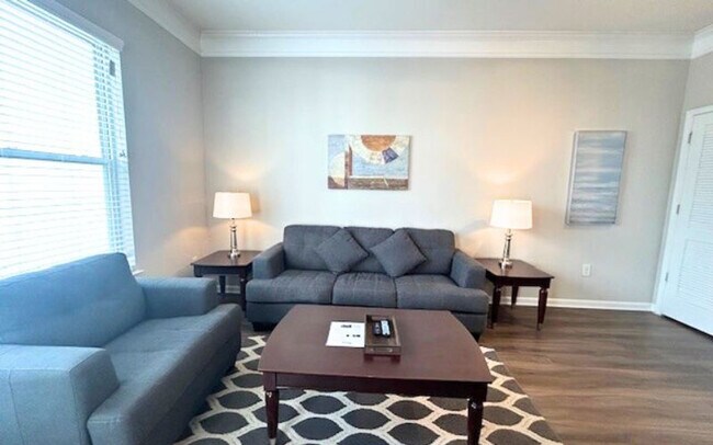 Building Photo - 705 Town Blvd