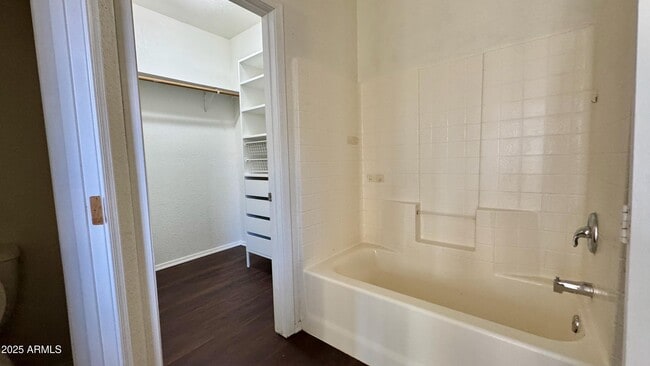 Building Photo - 1221 E Chambers St