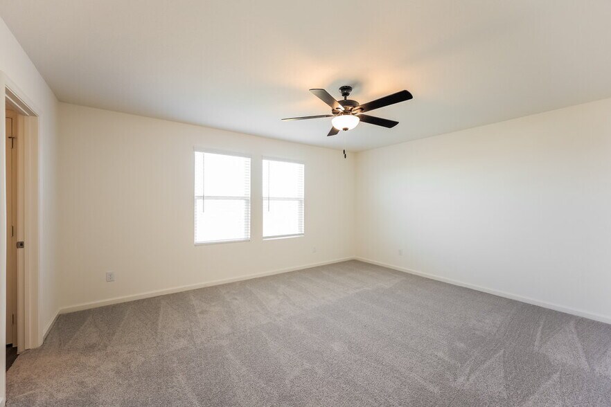 Building Photo - 5733 Texas Palm Dr